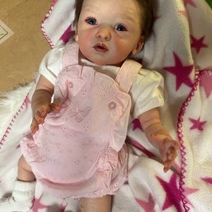 Beautiful lifelike reborn baby !!